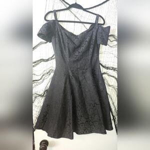 ✨️Chic Black Lace Off-Shoulder Mini Dress✨️